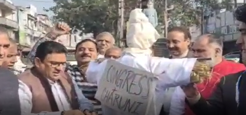 Haryana: किसान आंदोलन को लेकर करनाल में सियासी संग्राम,फूंका कांग्रेस पार्टी का पुतला