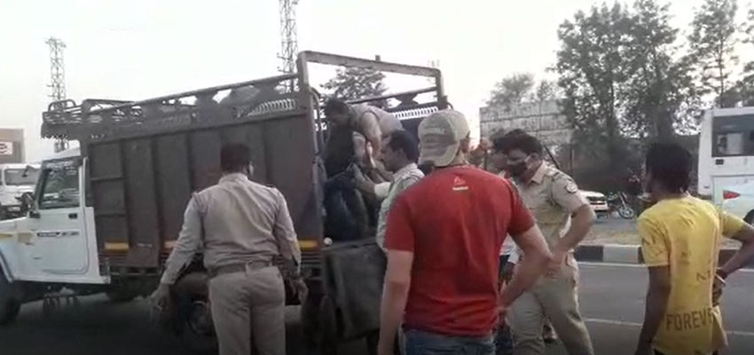 UP: मथुरा भीषण सड़क हादसे में दो युवकों की हुई दर्दनाक मौत