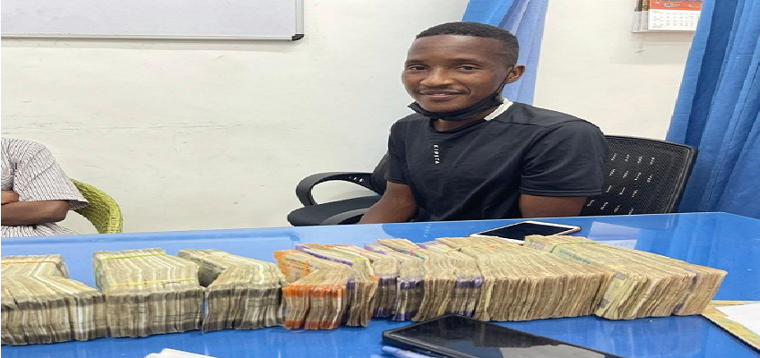 Delhi Crime: दिल्ली पुलिस की गिरफ्त में अफ्रीकी नागरिक, 07 लाख नकद भी बरामद