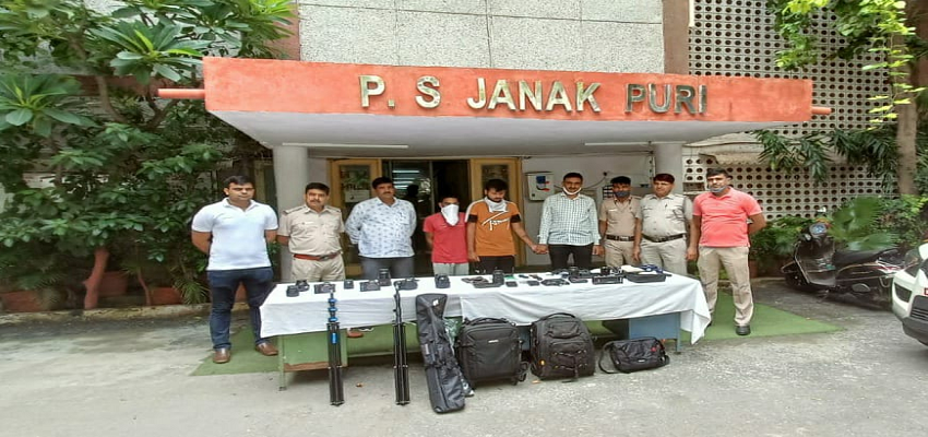 DELHI CRIME: दिल्ली पुलिस को मिली बड़ी सफलता, चोरी और लूट करने वाले 2 शातिर चोर गिरफ्तार