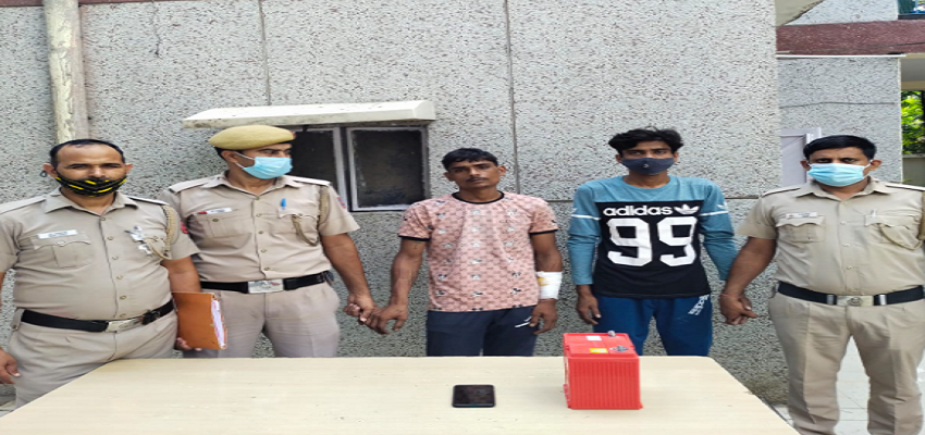 DELHI CRIME: दिल्ली पुलिस को मिली बड़ी सफलता, 1 मर्डर का आरोपी, 2 शातिर चोर गिरफ्तार