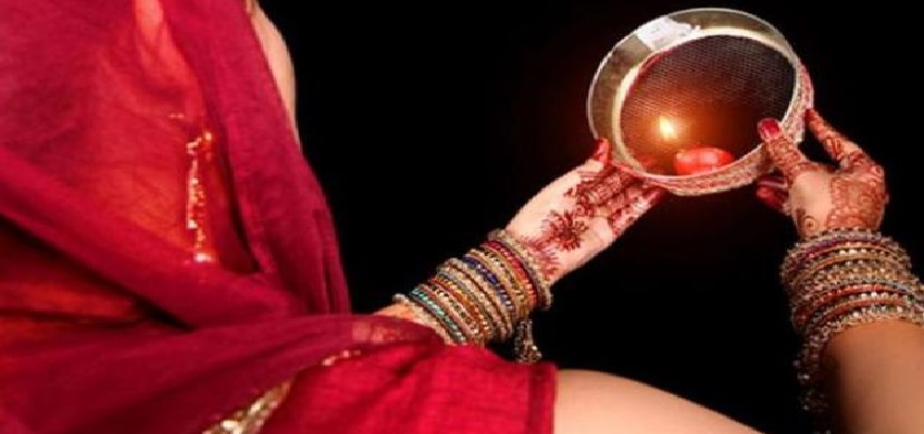 KARWA CHAUTH 2021: पति के लंबी उम्र के लिए करवा चौथ पर जरूर करें ये काम