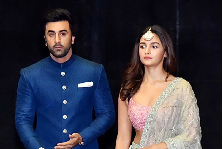 Ranbir-Alia: राजस्थान में होगा Ranbir Kapoor और Alia Bhatt की सगाई का ग्रैंड फंक्शन !