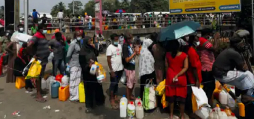 भारत के पड़ोसी देश की हालत बद से बदतर, ना बिजली, ना दवा, लोगों का जीना हुआ दूभर