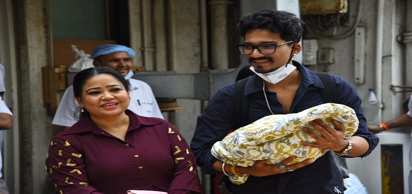 हॉस्पिटल में डिलीवरी के बाद भारती ने शेयर की पहली तस्वीर ‘मां बनने के बाद जिंदगी थोड़ी बदल गई है’