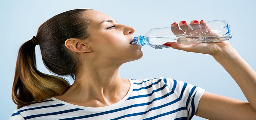 Health tips: गर्मी के समय में ज्यादा पानी पीने से हो सकता है नुकसान, हो सकती है ये बड़ी बीमारियां