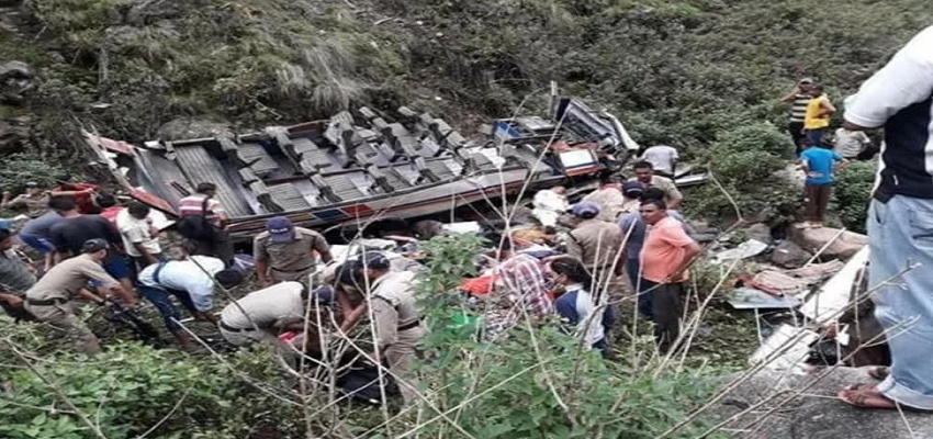 उत्तराखंड में बड़ा हादसा, 26 लोगों की मौत, रेस्क्यू ऑपरेशन जारी