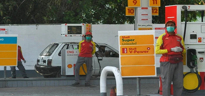 पाकिस्तान में महंगाई से तांडव, पेट्रोल-डीजल की कीमत 250 रुपये के पार