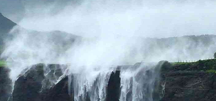 दुनिया का नायाब वॉटरफॉल, जिसने न्यूटन के गुरुत्वाकर्षण को दी चुनौती