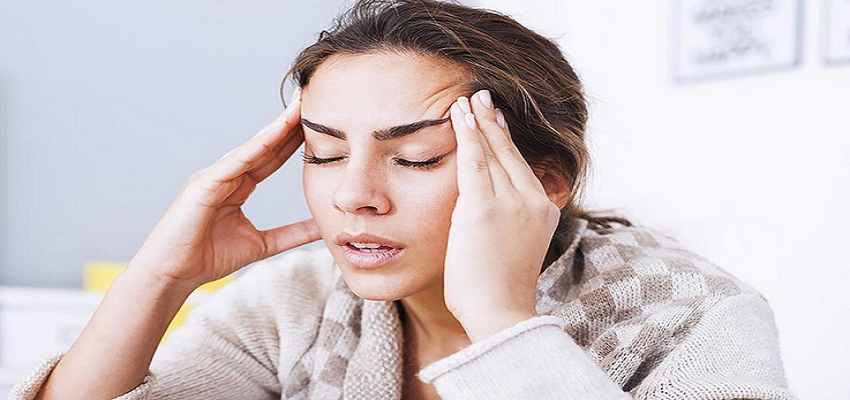 सिर दर्द हो सकता है ब्रेन ट्यूमर जैसी गंभीर बीमारी का संकेत, जानें लक्षण