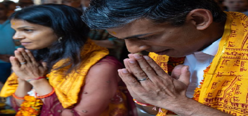 जन्माष्टमी मनाने पत्नी के साथ मंदिर पहुंचे ऋषि सुनक, ट्वीट कर साझा की तस्वीर