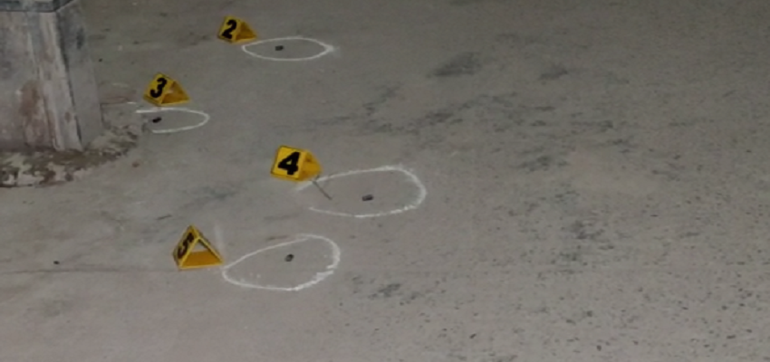 DELHI CRIME: राजधानी दिल्ली में कार सवार 3 लोगों पर हुई फायरिंग, 1 की मौत, दूसरा घायल