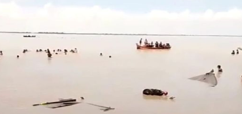 PAKISTAN: सिंधु नदी में नाव पलटने से 13 लोगों की मौत, बाकी की तलाश जारी