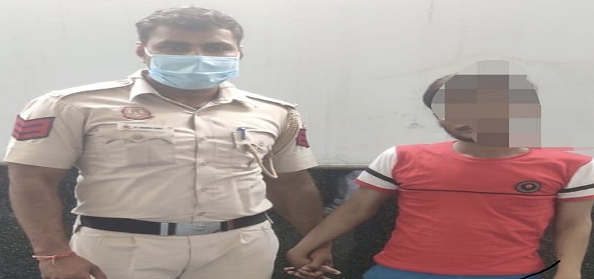 DELHI CRIME: चेनू गैंग के सदस्यों पर पुलिस का शिकंजा, भारी मात्रा में अवैध हथियार बरामद