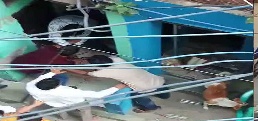 DELHI: गणपति विसर्जन में हुए शामिल युवक की चाकू मारकर हत्या, जांच में जुटी पुलिस