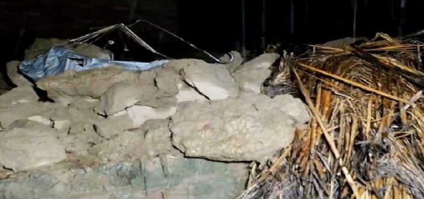UP: इटावा में भारी बारिश के कारण गिरी दीवार, 6 लोगों की मौत