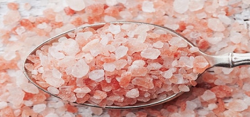 सेंधा नमक को खाने से होते है ये चमत्कारी फायदे, जानें इस्तेमाल करने का सही तरीका