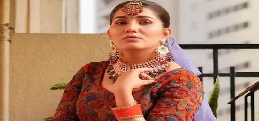 सपना चौधरी के उड़ती जुल्फों ने मचाया बवाल, वीडियो देख फैंस का दिल बेहाल