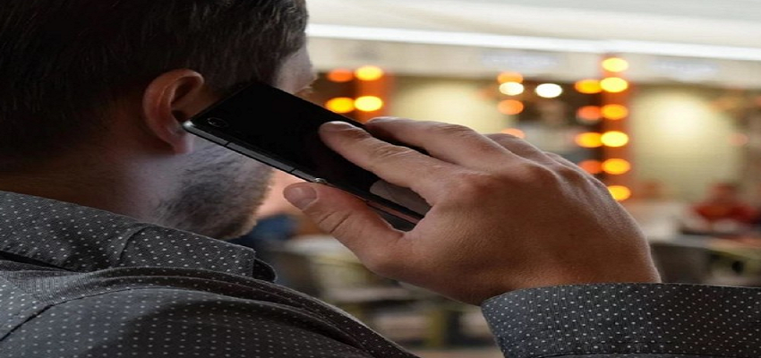 फोन उठाते ही क्यों बोला जाता है Hello, जानें इसकी पीछे की वजह