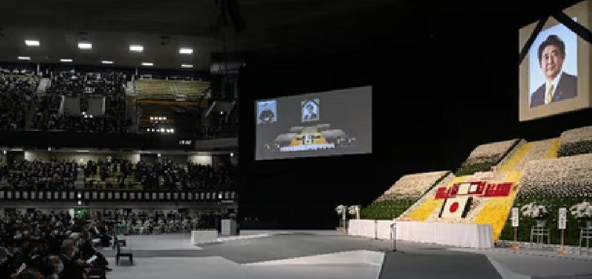 मौत के ढ़ाई महीन बाद जापान के पीएम को किया गया याद, जानें वजह