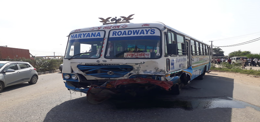 REWARI: असंतुलित कार ने रोडवेज बस को मारी टक्कर, पांच लोगों की मौत, दर्जनों घायल