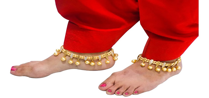 पैरों में सोना पहनने से भगवान हो जाते है नाराज, क्या है इसके पीछे की मान्यता