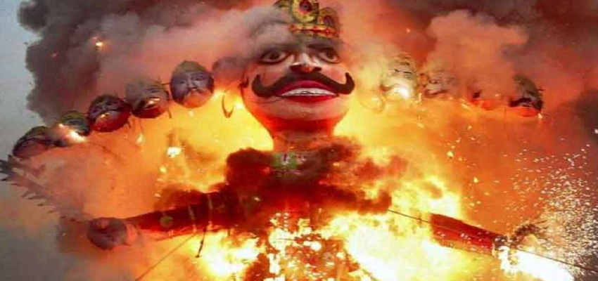 Dussehra 2022: भारत के इस राज्य में गोलियों से छल्ली किया जाता है रावण का सीना