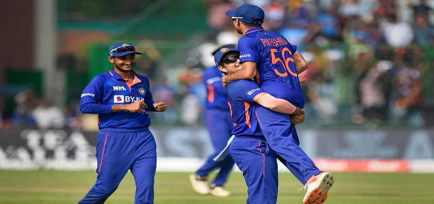 भारतीय खिलाड़ियों ने दक्षिण अफ्रीका को 7 विकेट से दी मात, 2-1 से अपने नाम की वनडे सीरीज