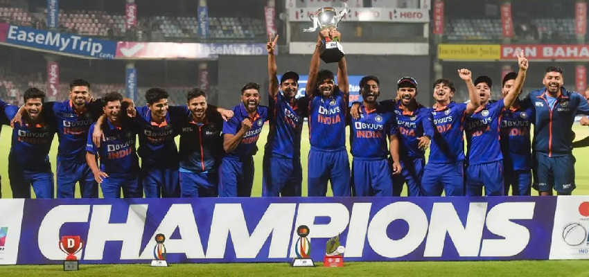 नए खिलाड़ी की एंट्री भारत को दिलाई जीत, शिखर धवन ने ट्रॉफी देकर किया WELCOME