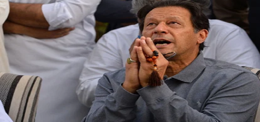 पाकिस्तान चुनाव आयोग ने इमरान खान को किया अयोग्य घोषित, जानें क्या है पूरा मामला