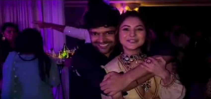 दिवाली पार्टी में शहनाज गिल का दिखा नायाब अंदाज, लोगों ने इस तरह लुटाया अपना प्यार