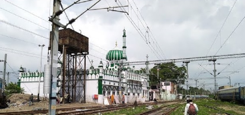 इस दरगाह के कारण भारतीय रेलवे को भी बदलना पड़ा था अपना रास्ता, जानें क्यों खास है ये दरगाह