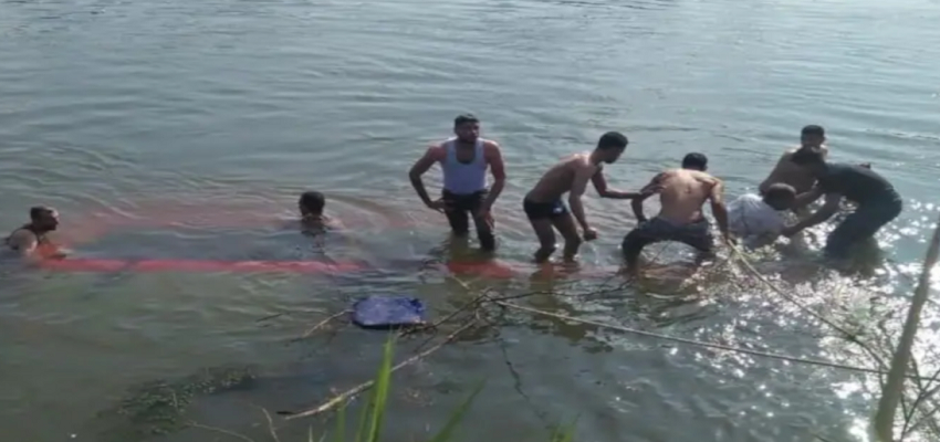 EGYPT: नहर में गिरी मिनी बस, 22 लोगों की मौत, मंत्रालय ने किया मुआवजे का ऐलान