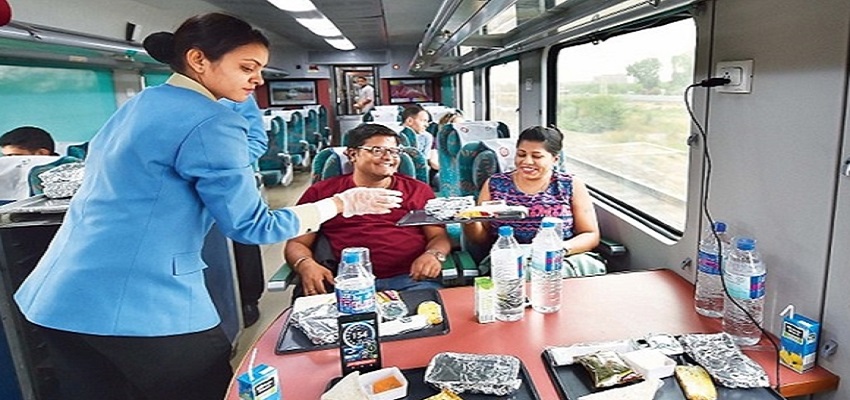 INDIAN RAILWAY: ट्रेनों के मेन्यू में हुआ बदलाव, अब खाने में मिल सकता है आपको ये सब भी