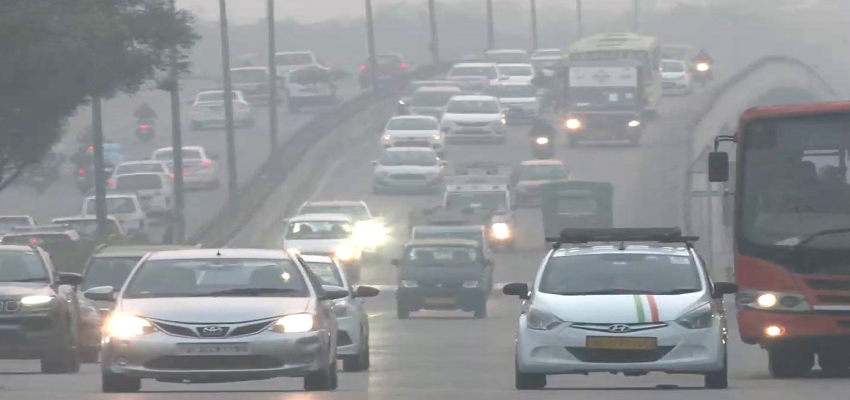 दिल्ली पर सर्दी के साथ प्रदूषण की मार, जानें आज का AQI