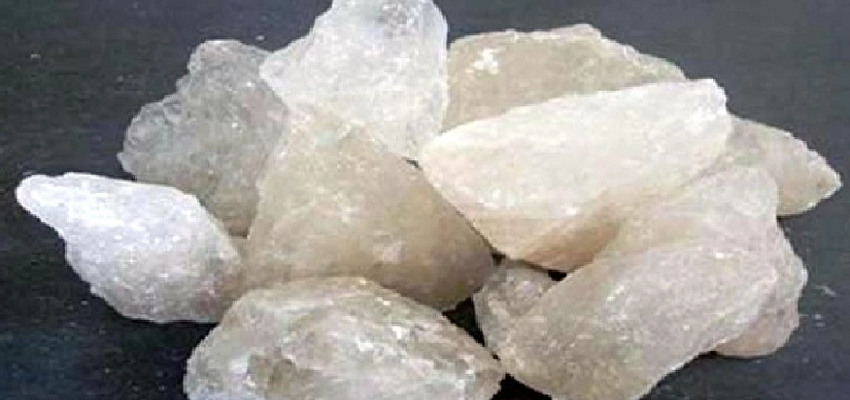 घर में रखा ये पत्थर कई बीमारियों से रखता है दूर, जानें हैरान कर देने वाले फायदे