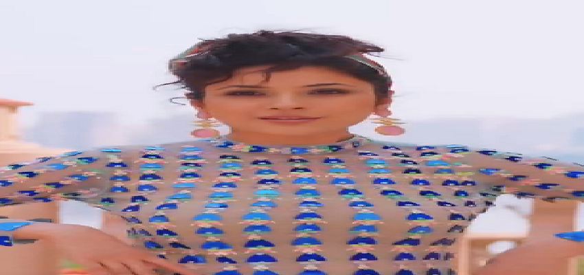 शहनाज गिल के ग्लैमरस लुक ने लगाई सोशल मीडिया पर आग, तस्वीरें देख फैंस के उड़े होश