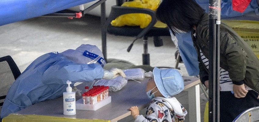 चीन में एक बार फिर दिखी कोरोना की दहशत, एक दिन में 30 हजार से भी ज्यादा नए केस