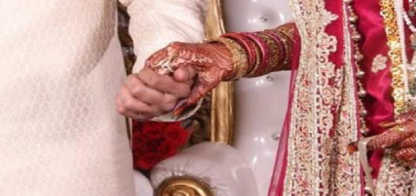 अनोखी शादी...पिता ने बेटी की शादी के दिन किया कुछ ऐसा, देखकर लोग हुए हैरान
