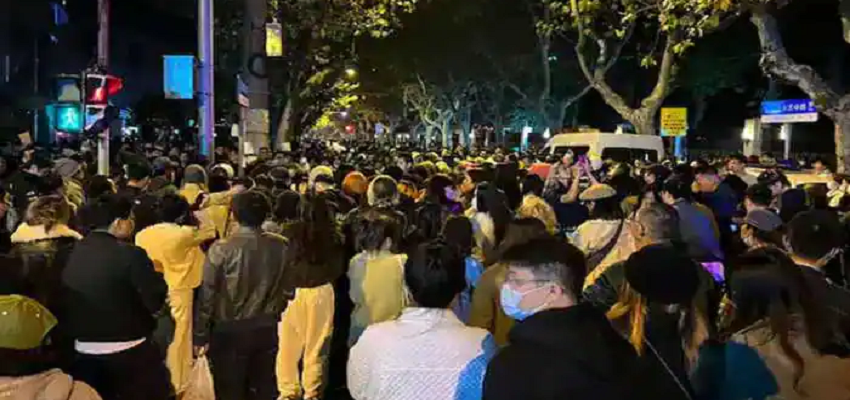 स्टेप डाउन CPC...स्टेप डाउन जिनपिंग...जीरो कोविड पॉलिसी के खिलाफ चीन में भड़का लोगों का गुस्सा