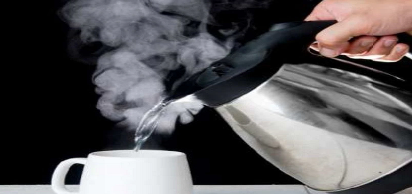 सर्दियों में गर्म पानी पीने से शरीर में होते है अनेक फायदे, इस तरह करें इसका सेवन