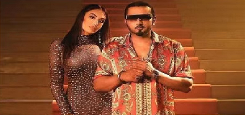 तलाक के बाद इस मॉडल पर आया हनी सिंह का दिल,  हाथ थामे के लिए हुए तैयार!