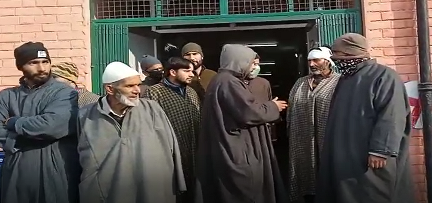 JAMMU AND KASHMIR: मानसिक रूप से बीमार व्यक्ति ने किया 6 लोगों पर हमला, 3 की मौत, 3 घायल