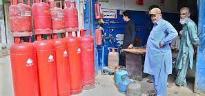 Pakistan: LPG के दामों में कटौती, फिर भी 10 हजार रुपए में मिल रहा है कमर्शियल गैस सिलेंडर