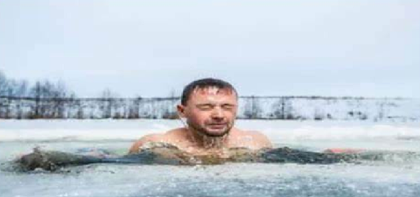 पहले बर्फीले पानी में डुबकी...फिर जमकर डांस...जानें कहां होती है ये अनोखी मान्यता