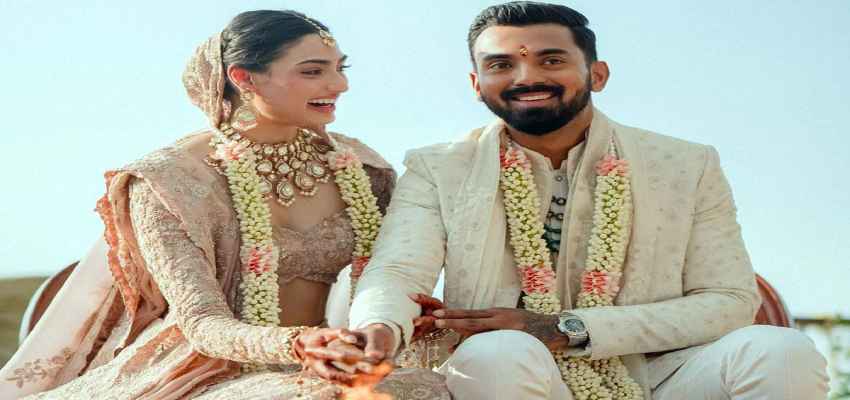 Athiya-Rahul Wedding: अथ‍ि‍या-राहुल ने कॉपी किया अनुष्का-विराट का लुक, सामने आई तस्वीरें