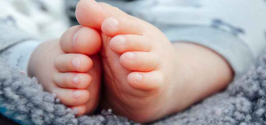 शर्मनाक! नौकरी में बाधा न बन जाए बेटी, दंपत्ति ने साढ़े 3 महीने की मासूम को नदी में फेंका