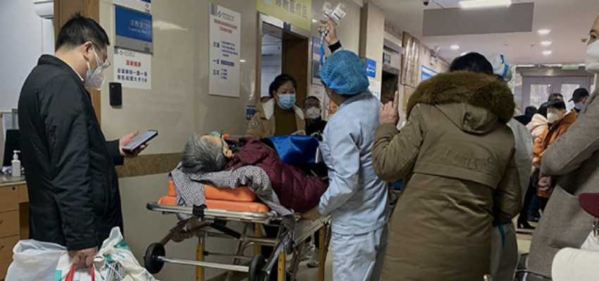 CORONA IN CHINA: श्मशानों में लंबी कतार...ताबूत के बढ़े दाम, देश में 80 फीसदी आबादी हुई संक्रमित