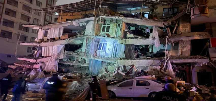 Earthquake in Turkey: तुर्की में 7.8  तीव्रता वाले भूकंप ने मचाई तबाही, अब तक 15 लोगों की गई जान