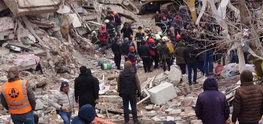 Earthquake: तुर्की और सीरिया में मलबे से शवों का मिलना जारी, भूकंप में अब तक 8000 की मौत